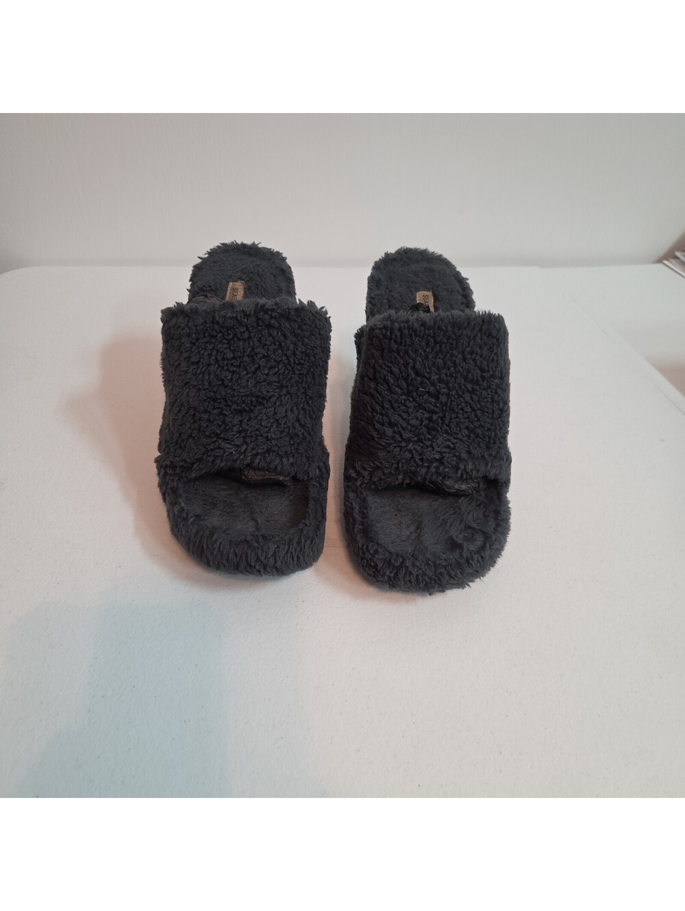 women's Yeezy season 7 graphite fake wool mules size 9
